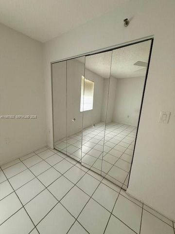 3910 Inverrary Boulevard 407B, Lauderhill, FL 33319