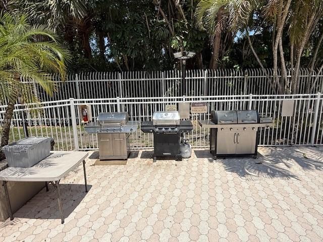 3910 Inverrary Boulevard 407B, Lauderhill, FL 33319