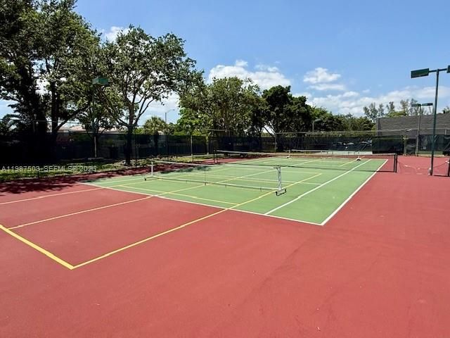3910 Inverrary Boulevard 407B, Lauderhill, FL 33319