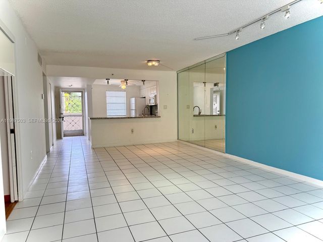 3910 Inverrary Boulevard 407B, Lauderhill, FL 33319