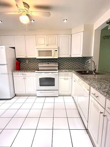 3910 Inverrary Boulevard 407B, Lauderhill, FL 33319