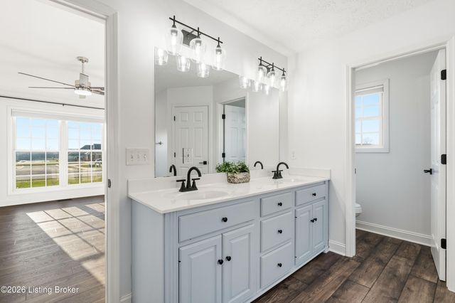 149 Wood Gate Dr, Mt Washington, KY 40047