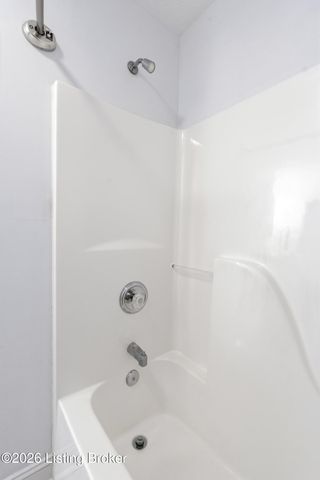 149 Wood Gate Dr, Mt Washington, KY 40047