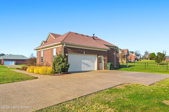 149 Wood Gate Dr, Mt Washington, KY 40047