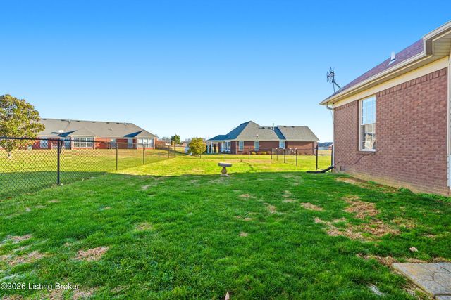 149 Wood Gate Dr, Mt Washington, KY 40047