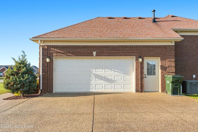 149 Wood Gate Dr, Mt Washington, KY 40047