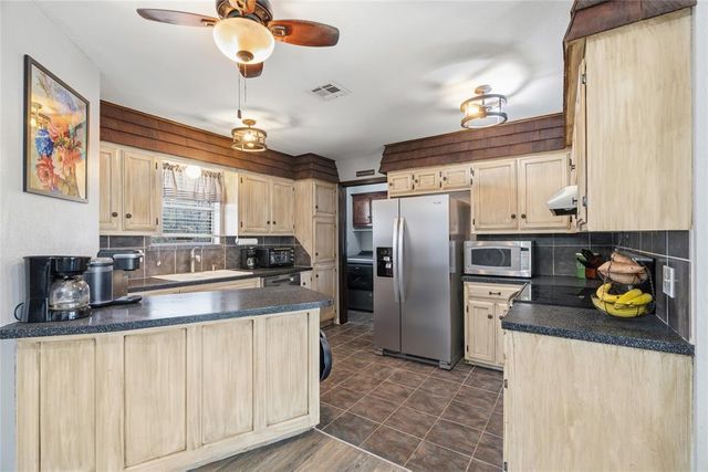 2109 N Lincoln Avenue, Moore, OK 73160