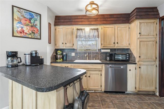 2109 N Lincoln Avenue, Moore, OK 73160