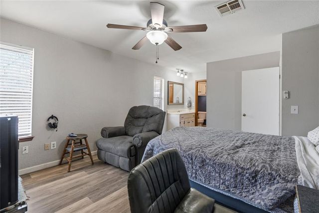 2109 N Lincoln Avenue, Moore, OK 73160