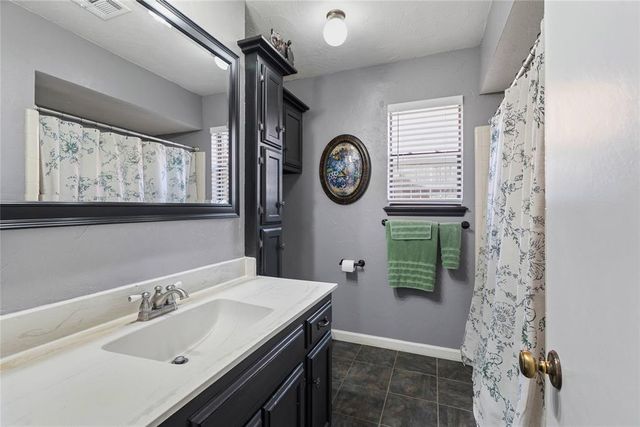 2109 N Lincoln Avenue, Moore, OK 73160