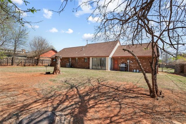 2109 N Lincoln Avenue, Moore, OK 73160