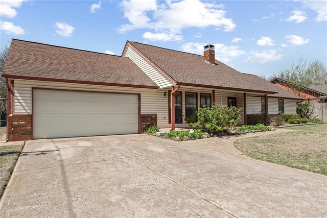 2109 N Lincoln Avenue, Moore, OK 73160