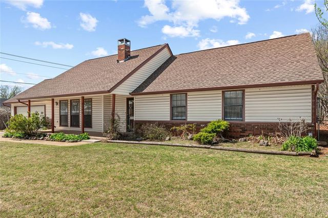 2109 N Lincoln Avenue, Moore, OK 73160