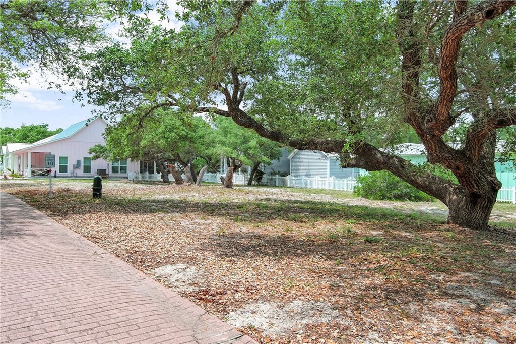 39 Old Cottage Beach Dr, Rockport, TX 78382 — exterior