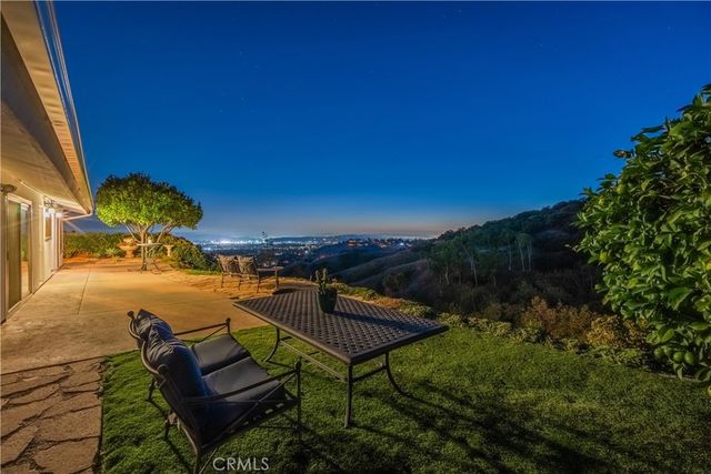 2817 N Mountain, Claremont, CA 91711