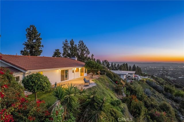 2817 N Mountain, Claremont, CA 91711