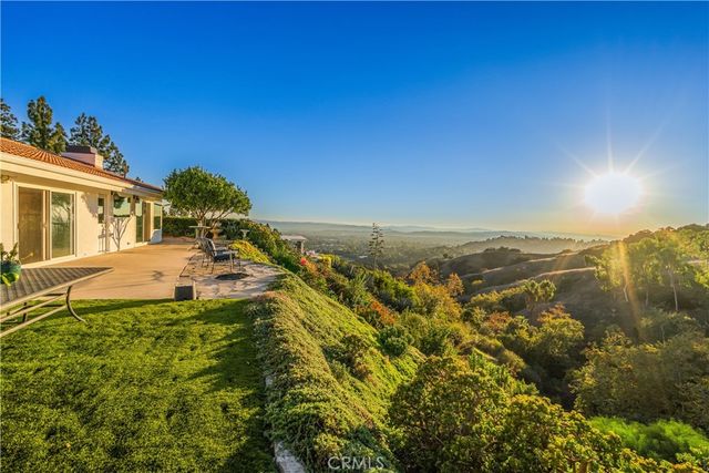2817 N Mountain, Claremont, CA 91711