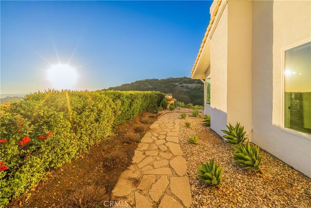 2817 N Mountain, Claremont, CA 91711