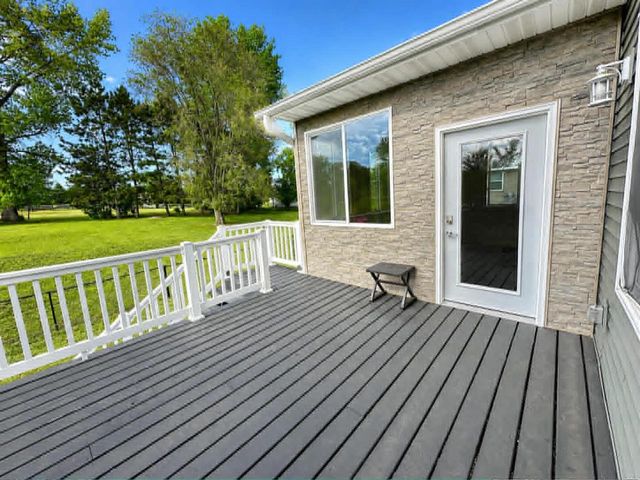 N6736 Clover Lane, Pardeeville, WI 53954