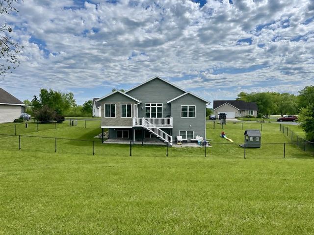 N6736 Clover Lane, Pardeeville, WI 53954