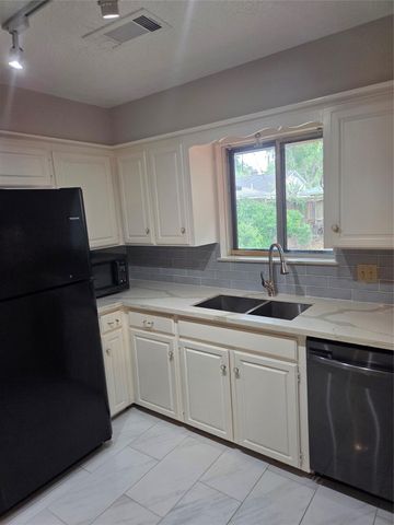 1510 Neptune Lane, Houston, TX 77062