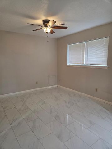 1510 Neptune Lane, Houston, TX 77062