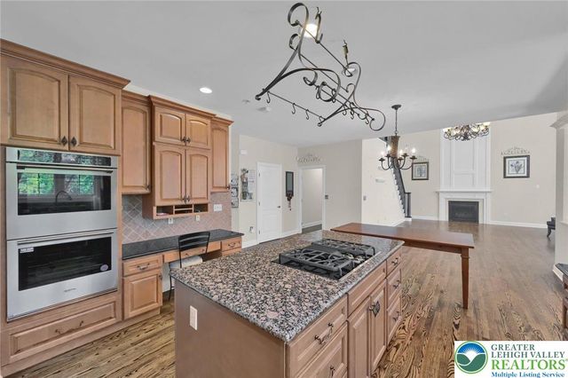 6718 Overlook Court, Upper Macungie Twp, PA 18106