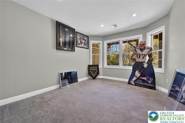 6718 Overlook Court, Upper Macungie Twp, PA 18106