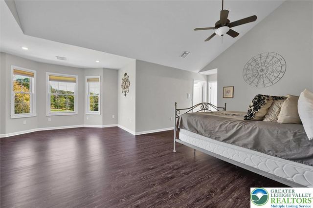 6718 Overlook Court, Upper Macungie Twp, PA 18106