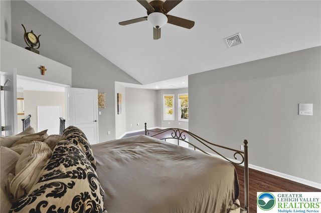 6718 Overlook Court, Upper Macungie Twp, PA 18106