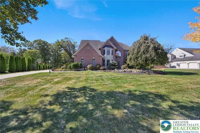 6718 Overlook Court, Upper Macungie Twp, PA 18106