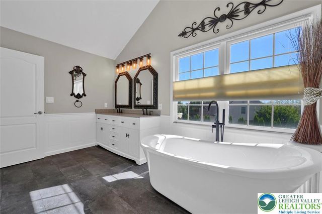 6718 Overlook Court, Upper Macungie Twp, PA 18106