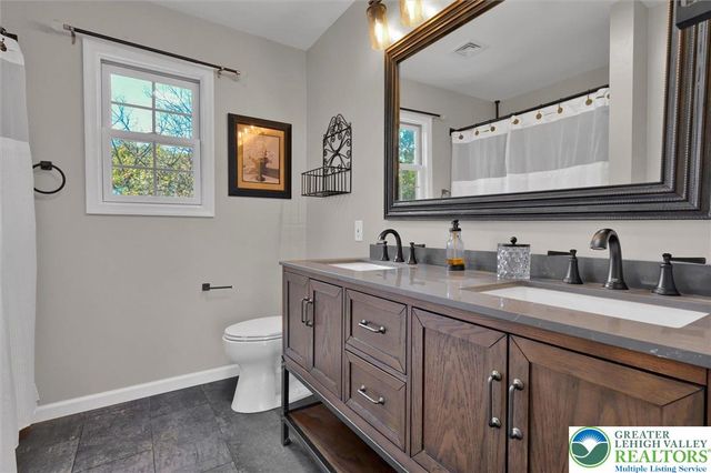 6718 Overlook Court, Upper Macungie Twp, PA 18106