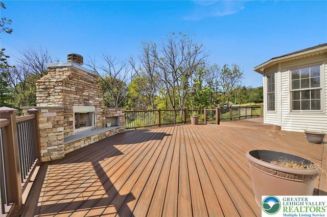 6718 Overlook Court, Upper Macungie Twp, PA 18106