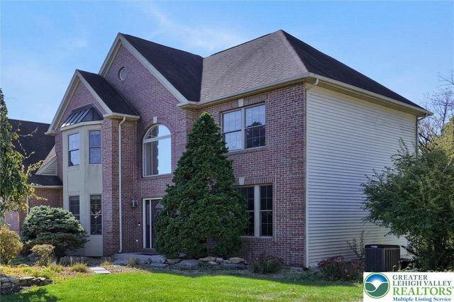 6718 Overlook Court, Upper Macungie Twp, PA 18106