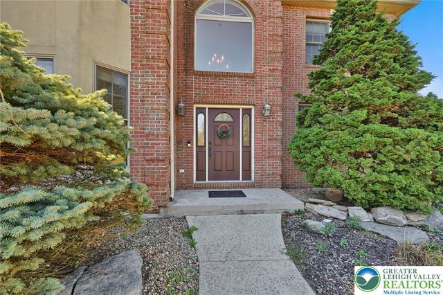 6718 Overlook Court, Upper Macungie Twp, PA 18106