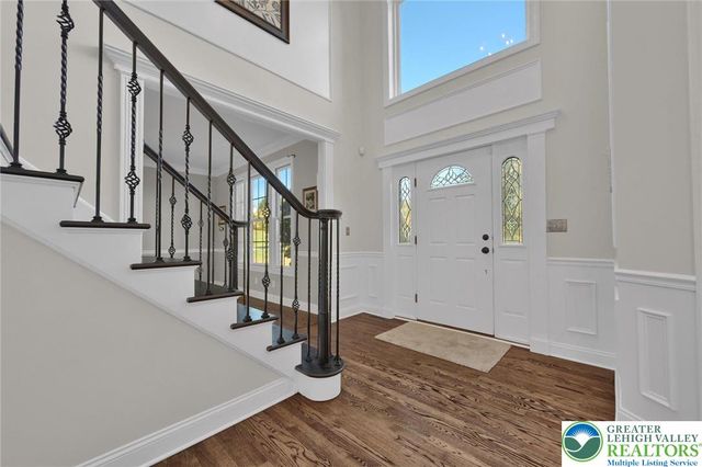 6718 Overlook Court, Upper Macungie Twp, PA 18106