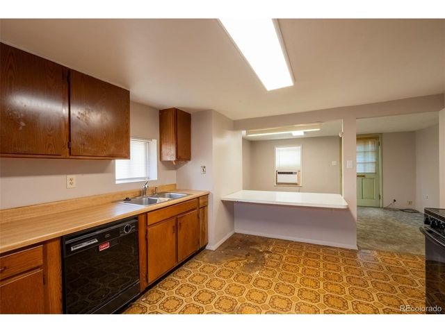 603 S 5th Ave, Brighton, CO 80601