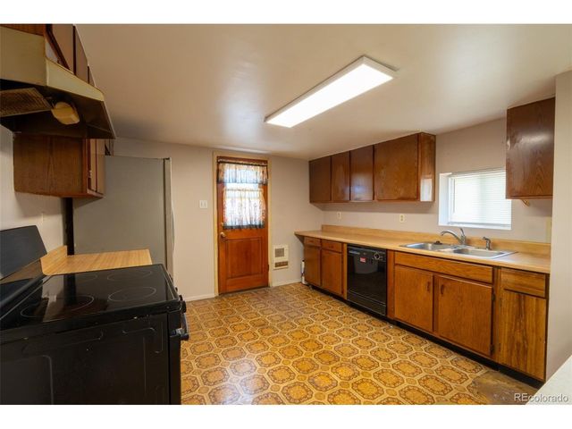 603 S 5th Ave, Brighton, CO 80601
