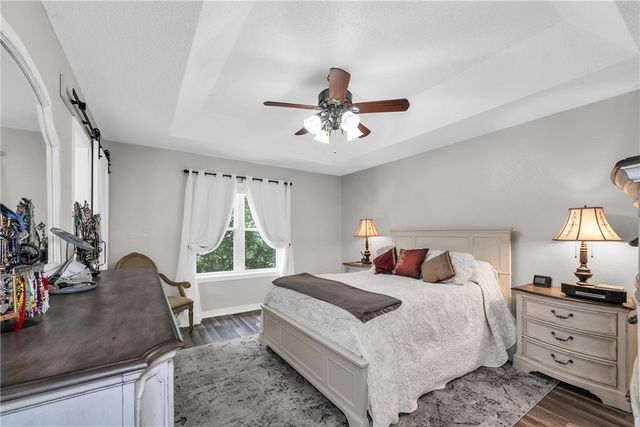 2 Saint Neots Lane, Bella Vista, AR 72714