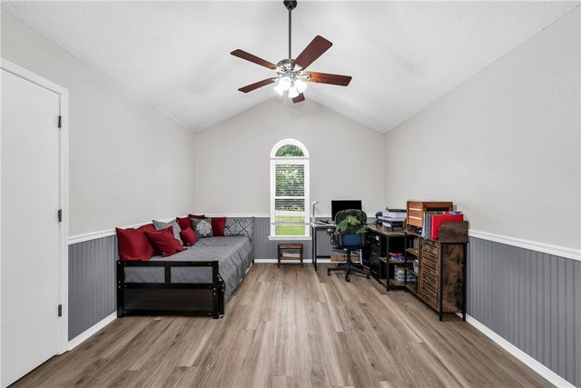 2 Saint Neots Lane, Bella Vista, AR 72714