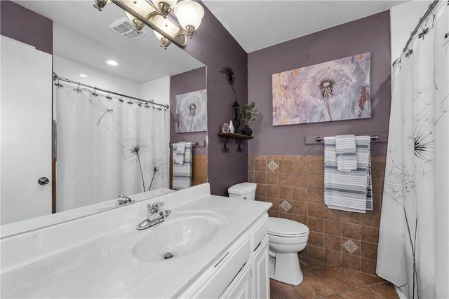 2 Saint Neots Lane, Bella Vista, AR 72714