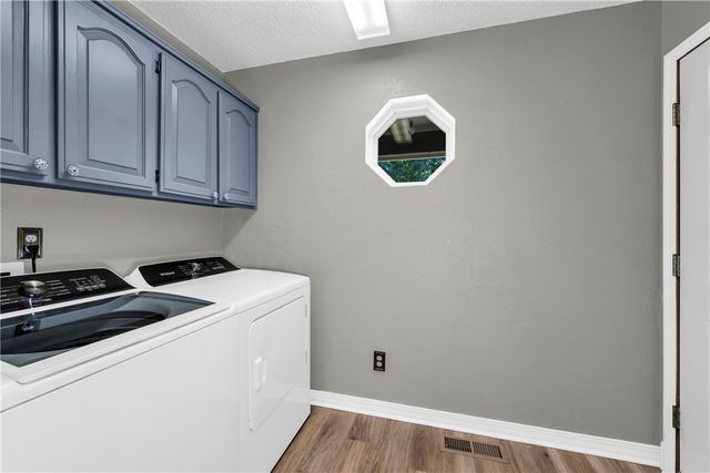 2 Saint Neots Lane, Bella Vista, AR 72714