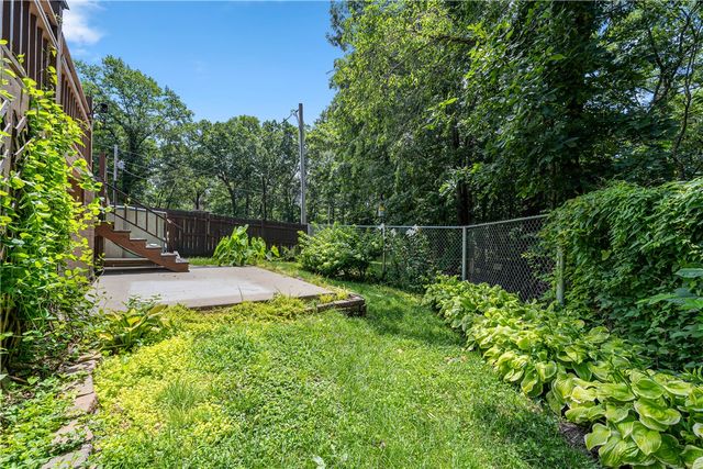 2 Saint Neots Lane, Bella Vista, AR 72714