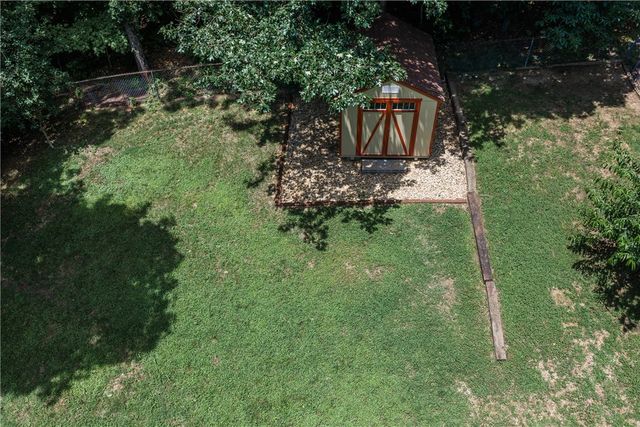 2 Saint Neots Lane, Bella Vista, AR 72714