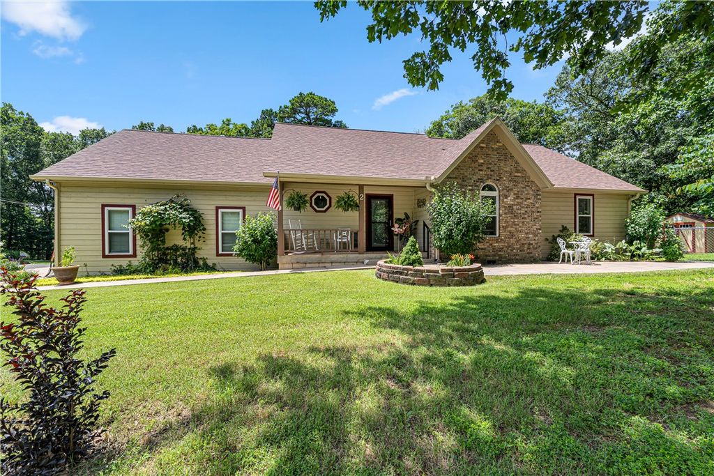 2 Saint Neots Lane, Bella Vista, AR 72714