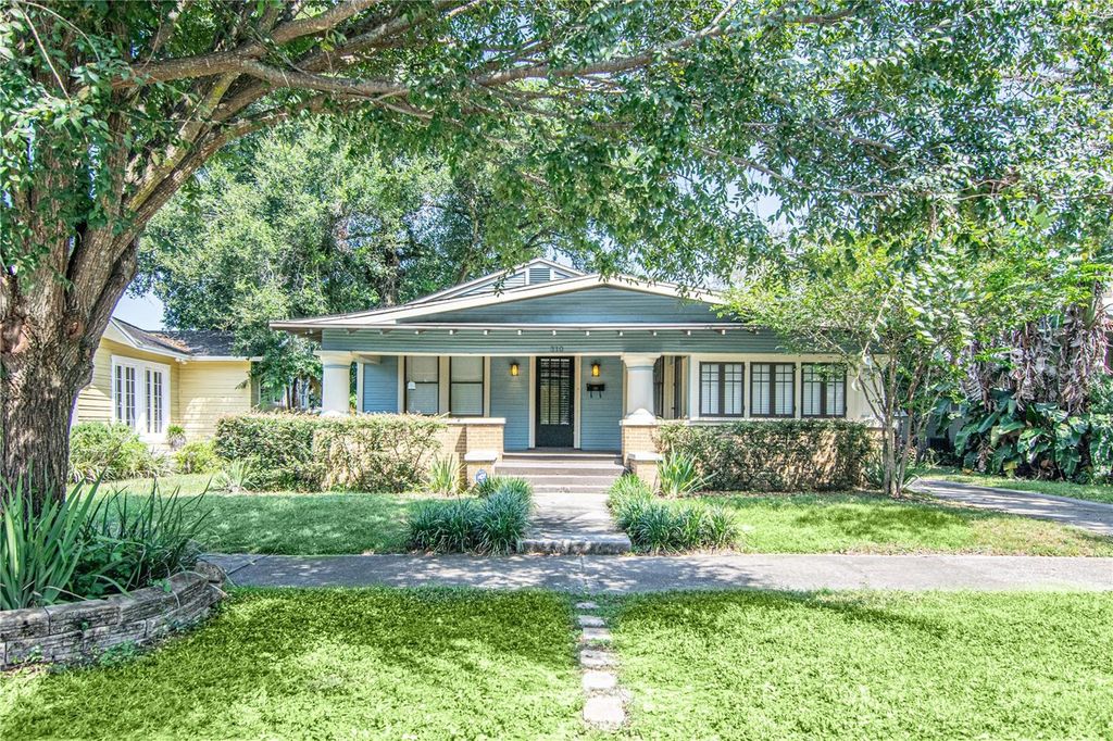 310 E IDLEWILD AVENUE, Tampa, FL 33604