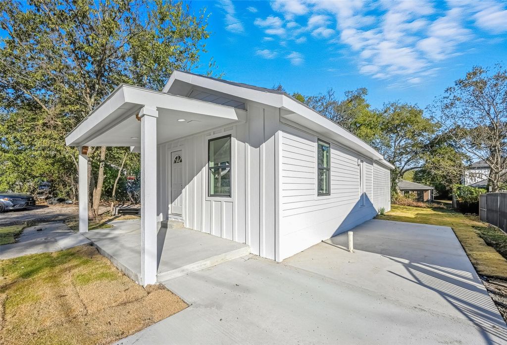 2108 Stevens Street, Greenville, TX 75401