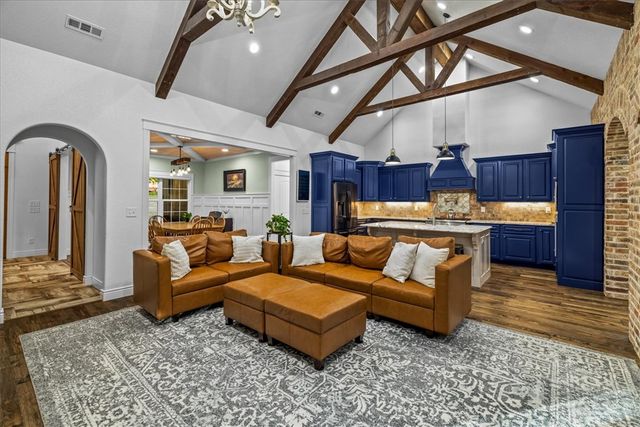 2 Hill Lane, Bella Vista, AR 72714