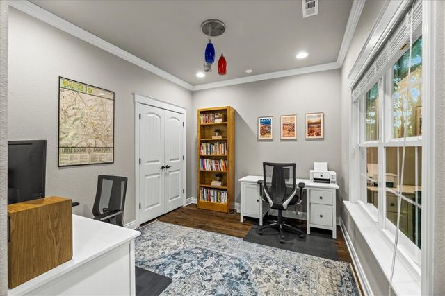 2 Hill Lane, Bella Vista, AR 72714